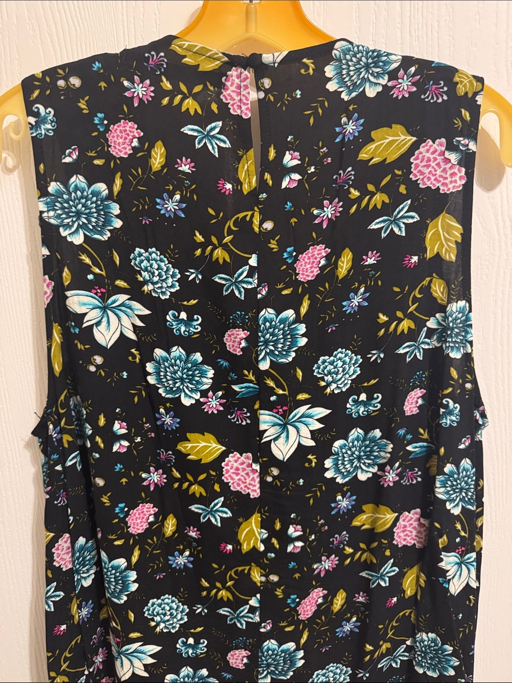 Hazel Black Floral Sleeveless Crocheted Trim Neckline Women’s XL Flowy Shirt Top - Picture 7 of 10